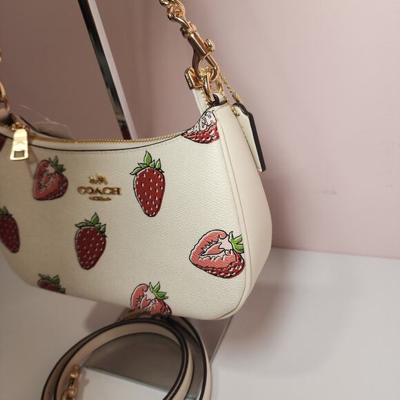 NWT Coach CAL62 Teri Shoulder Bag With Strawberry Print - Picture 2 of 7